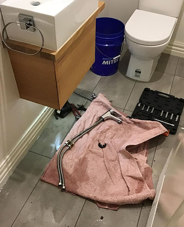 Water pipe to taps burst