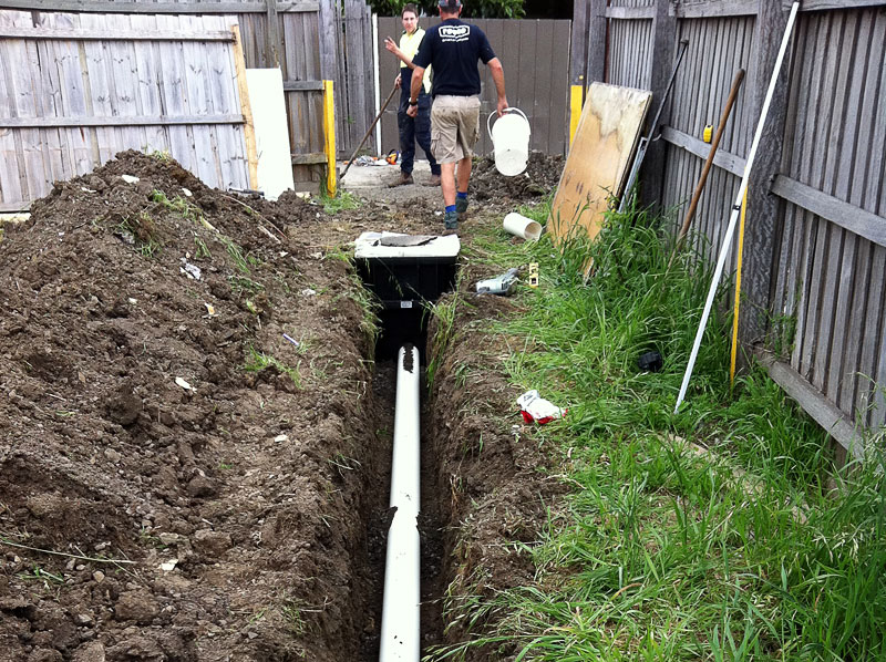 Replacing drainage pipes